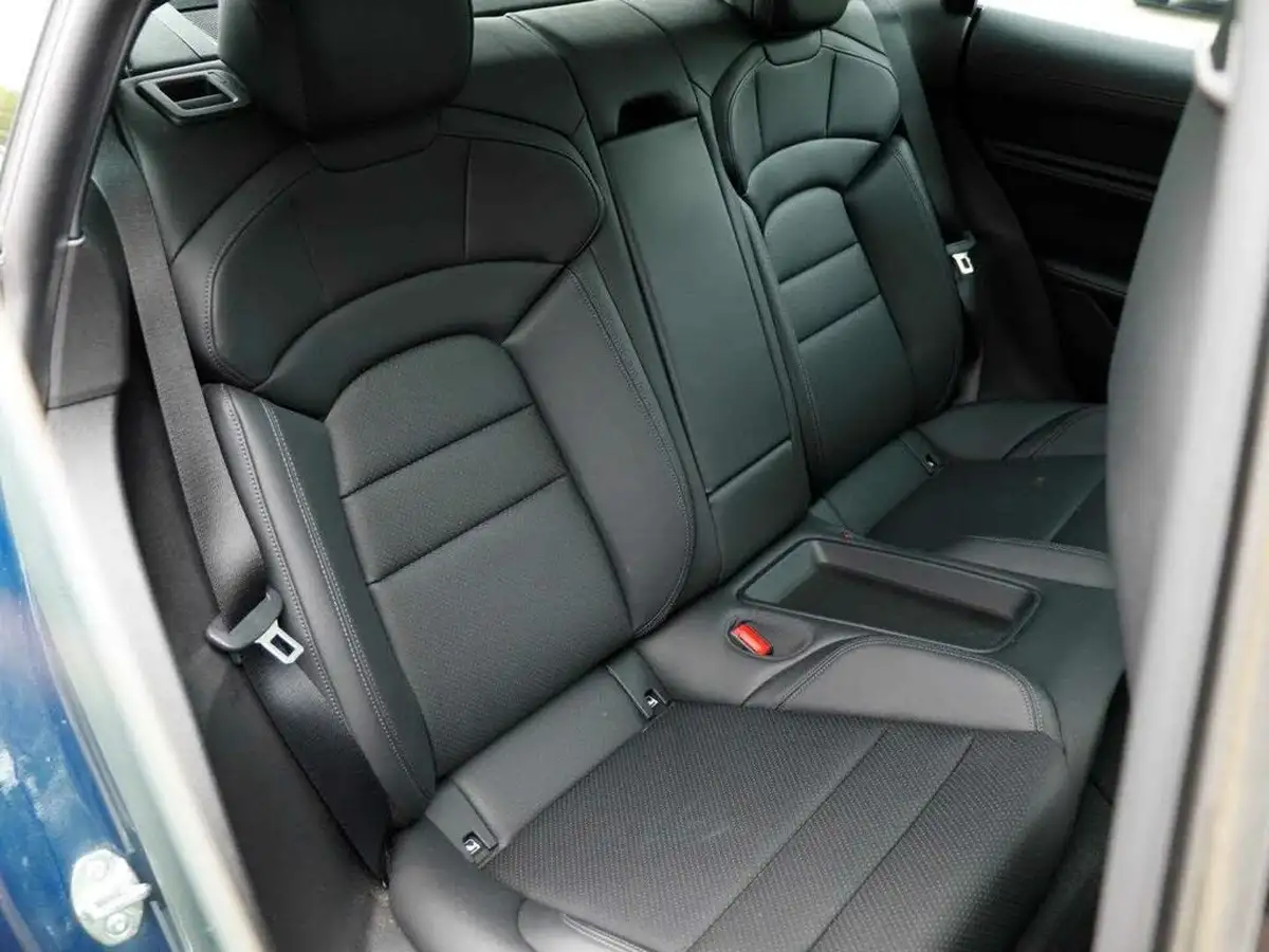 2022-porsche-taycan-e-base-476ps-performance-battery-plus-big-22