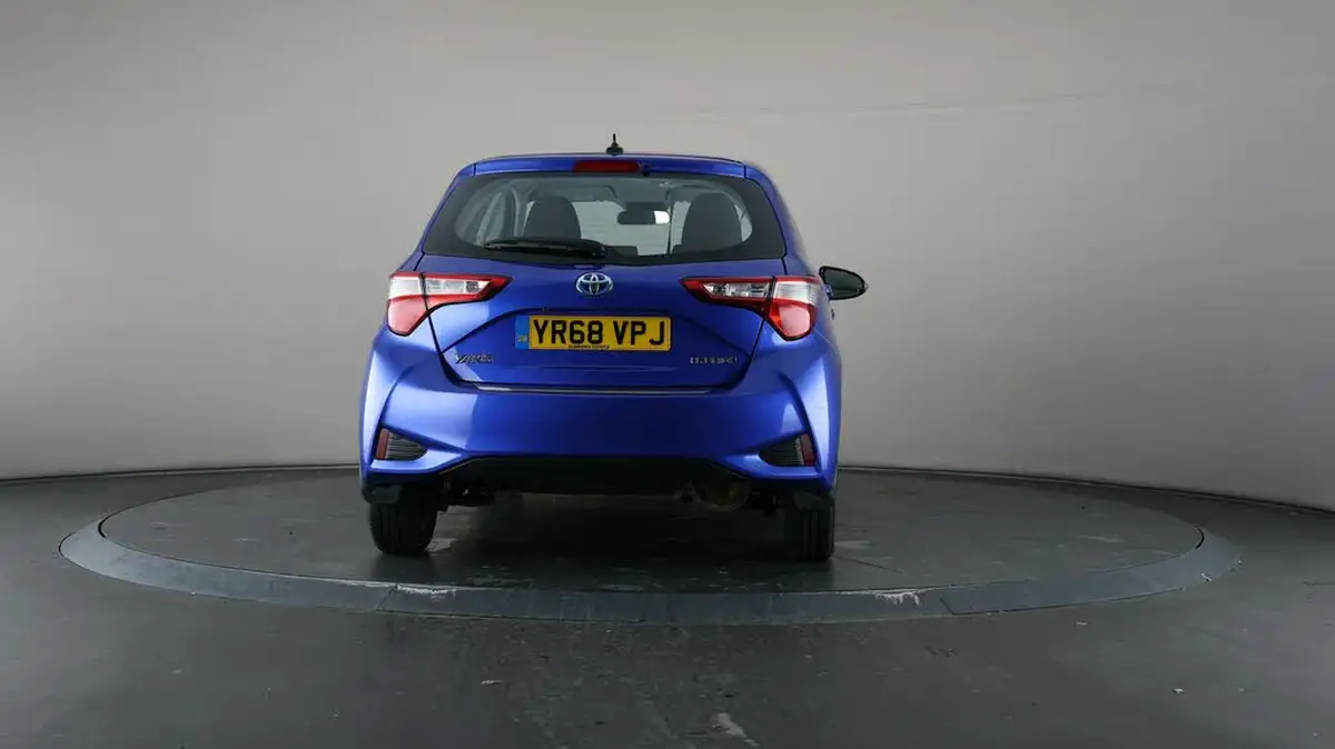 2018-toyota-yaris-15-vvt-i-icon-hybrid-big-71