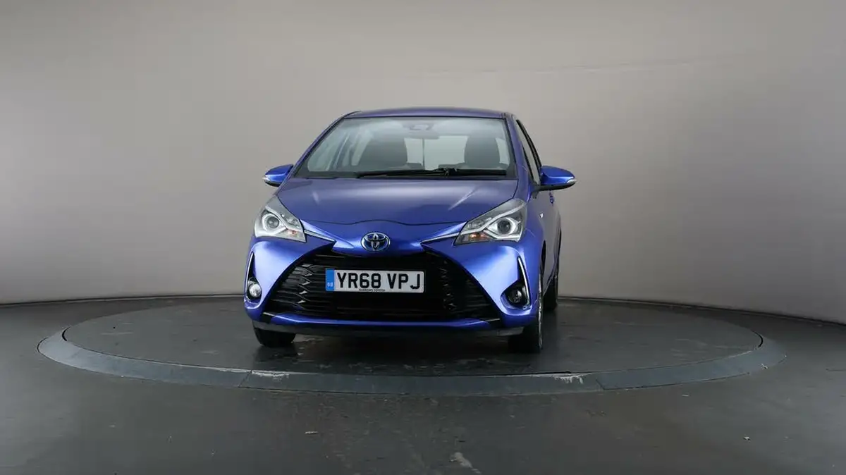 2018-toyota-yaris-15-vvt-i-icon-hybrid-big-47