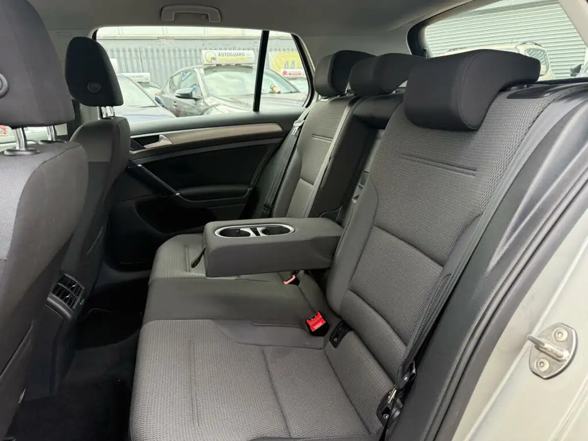 2015-volkswagen-golf-16tdi-match-105ps-bmt-ss-5d-big-63