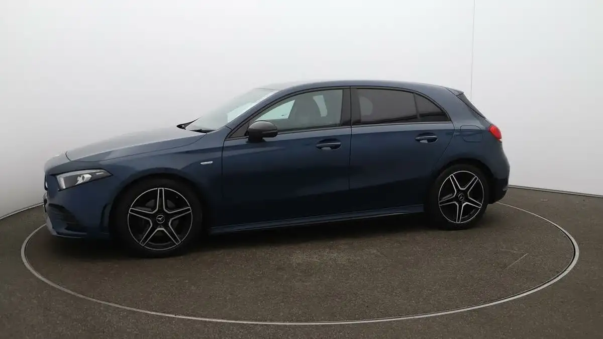 2022-mercedes-benz-a-class-13-a200-amg-line-edition-executive-hatchback-5d-big-65