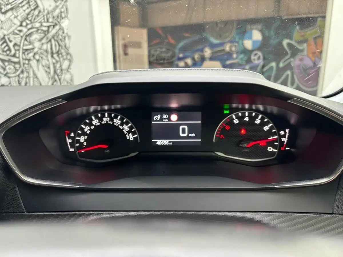 2020-peugeot-208-12-puretech-allure-100bhp-big-22