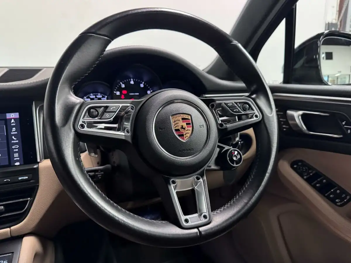 2019-porsche-macan-20-big-46