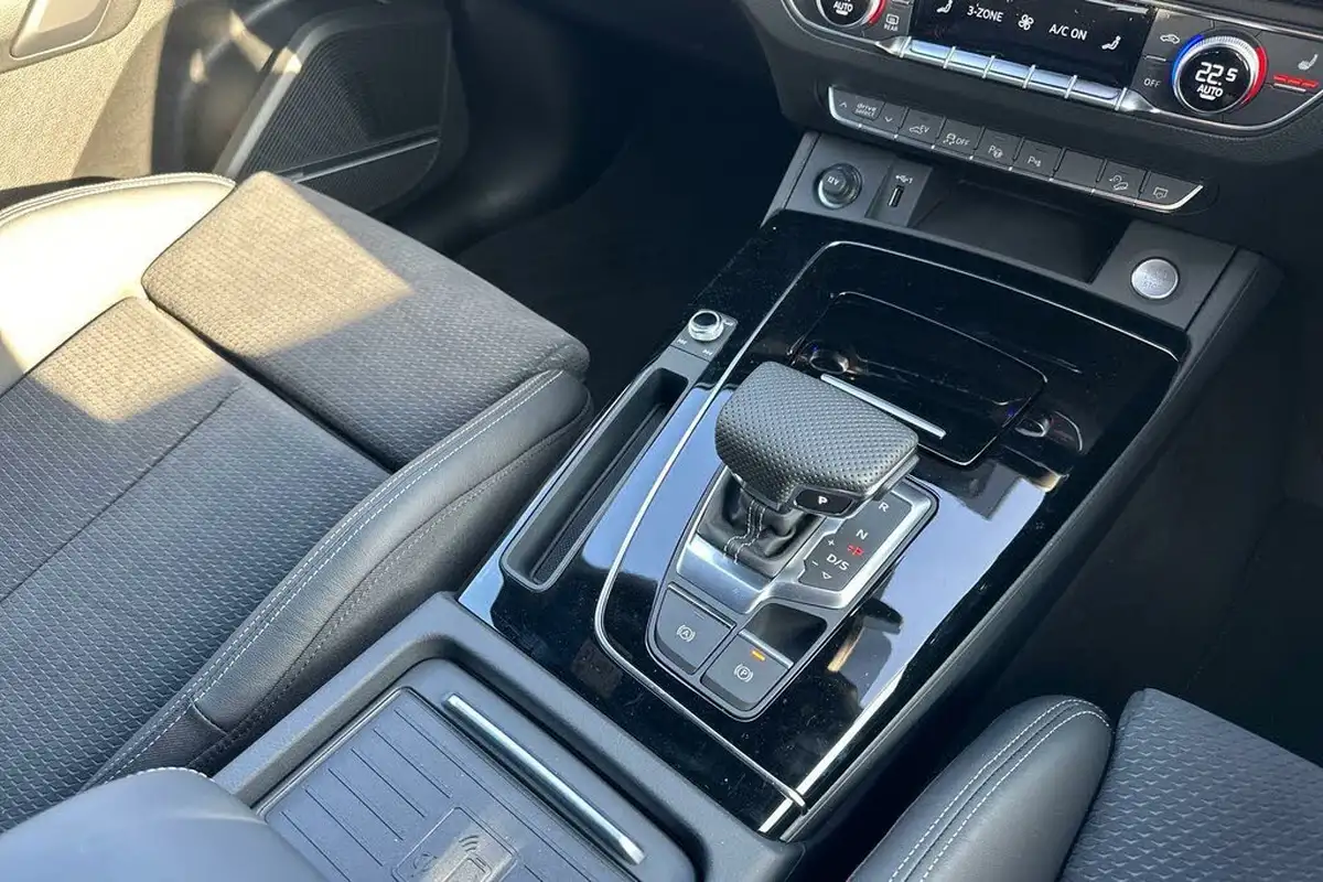 2025-audi-q5-20-50-tfsi-e-black-edition-station-wagon-big-42