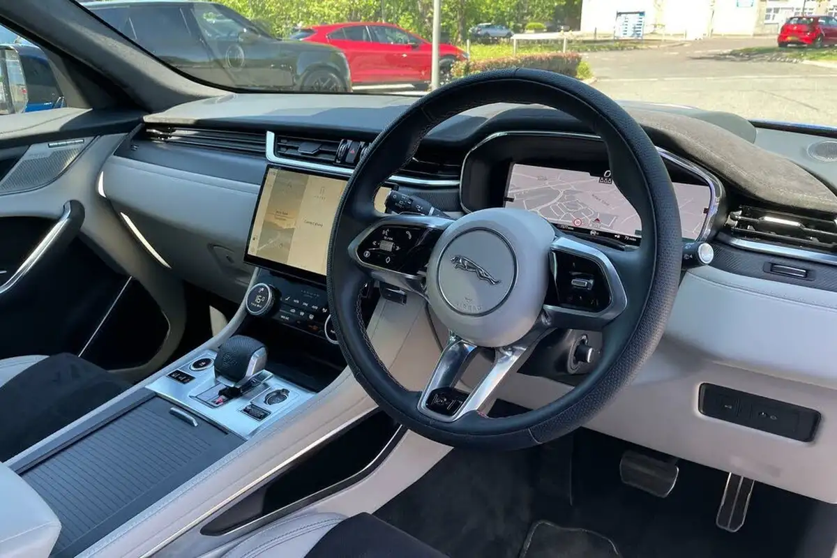 2024-jaguar-f-pace-50-v8-p575-svr-575-edition-big-34