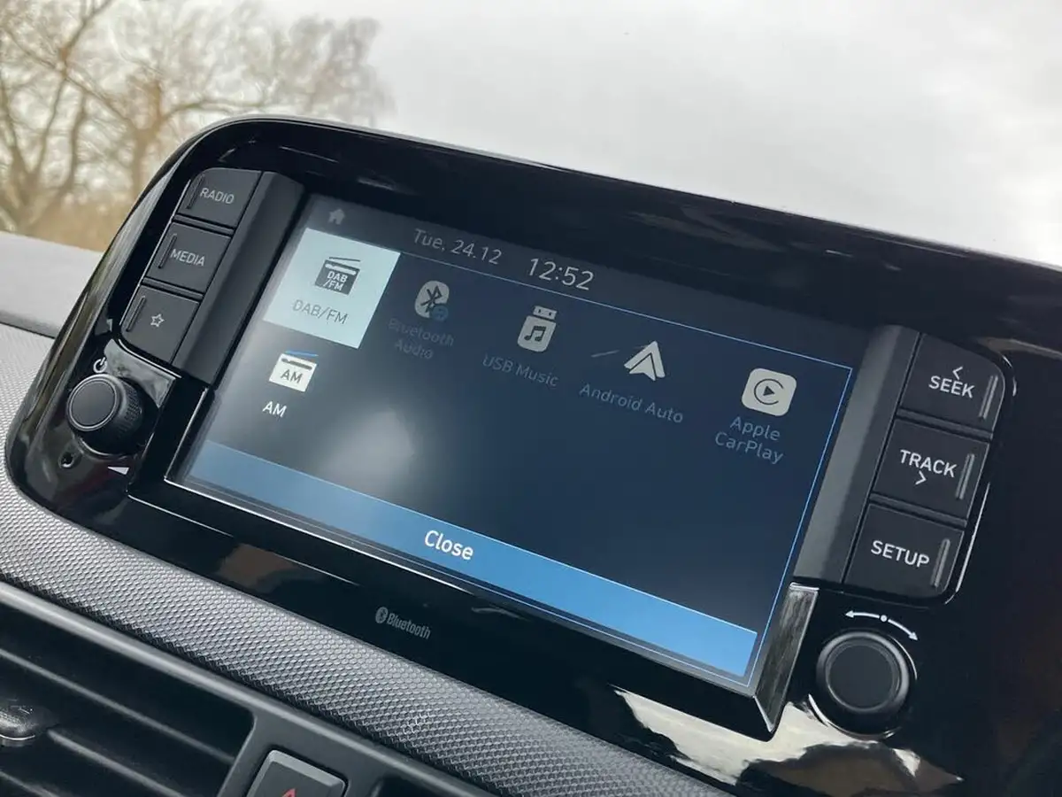 2021-hyundai-i10-12-se-connect-auto-big-12