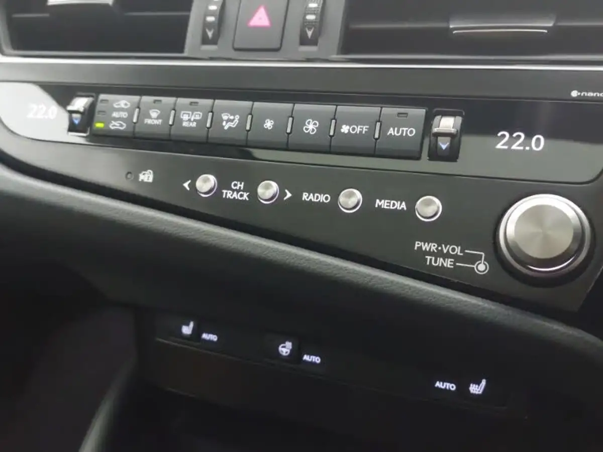 2021-lexus-es-300h-25-es-215bhp-big-15