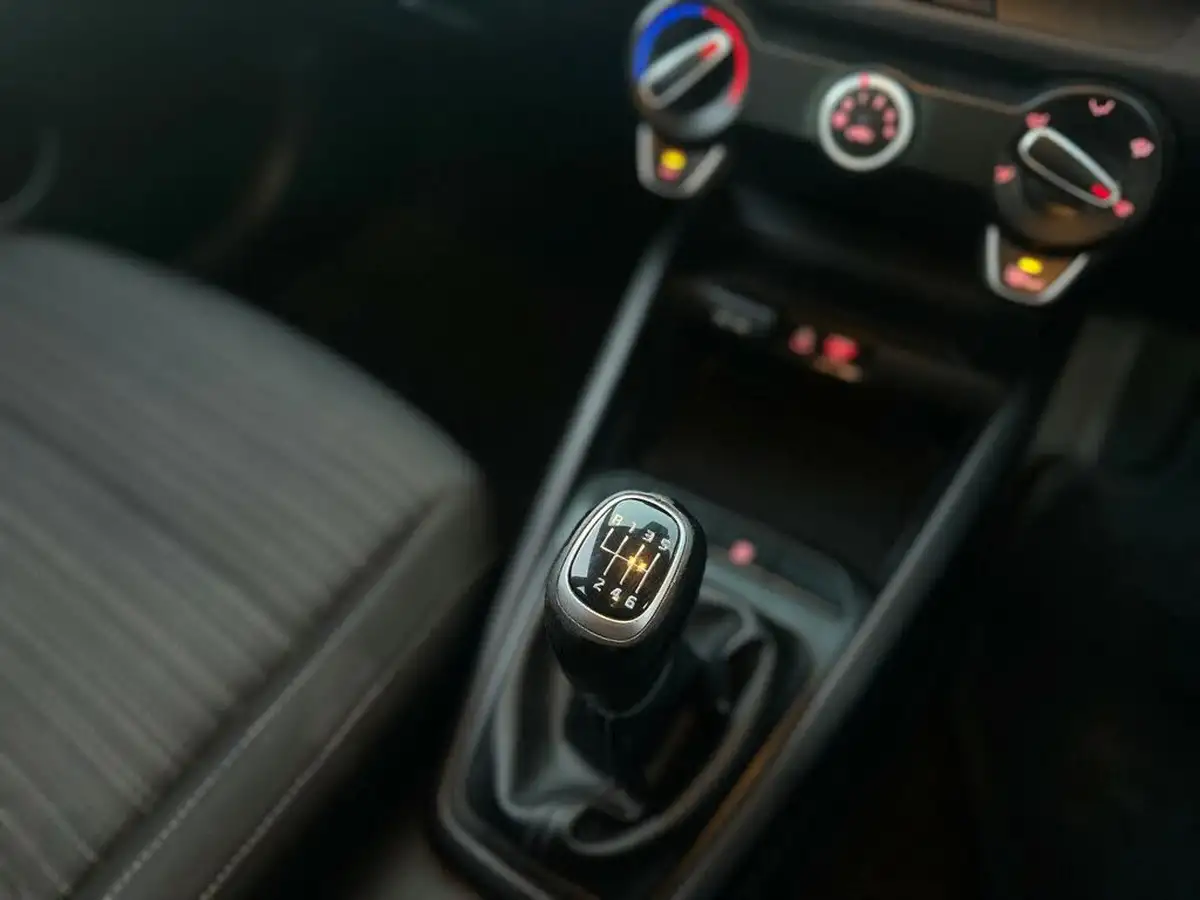 2018-kia-stonic-10-t-gdi-2-big-16
