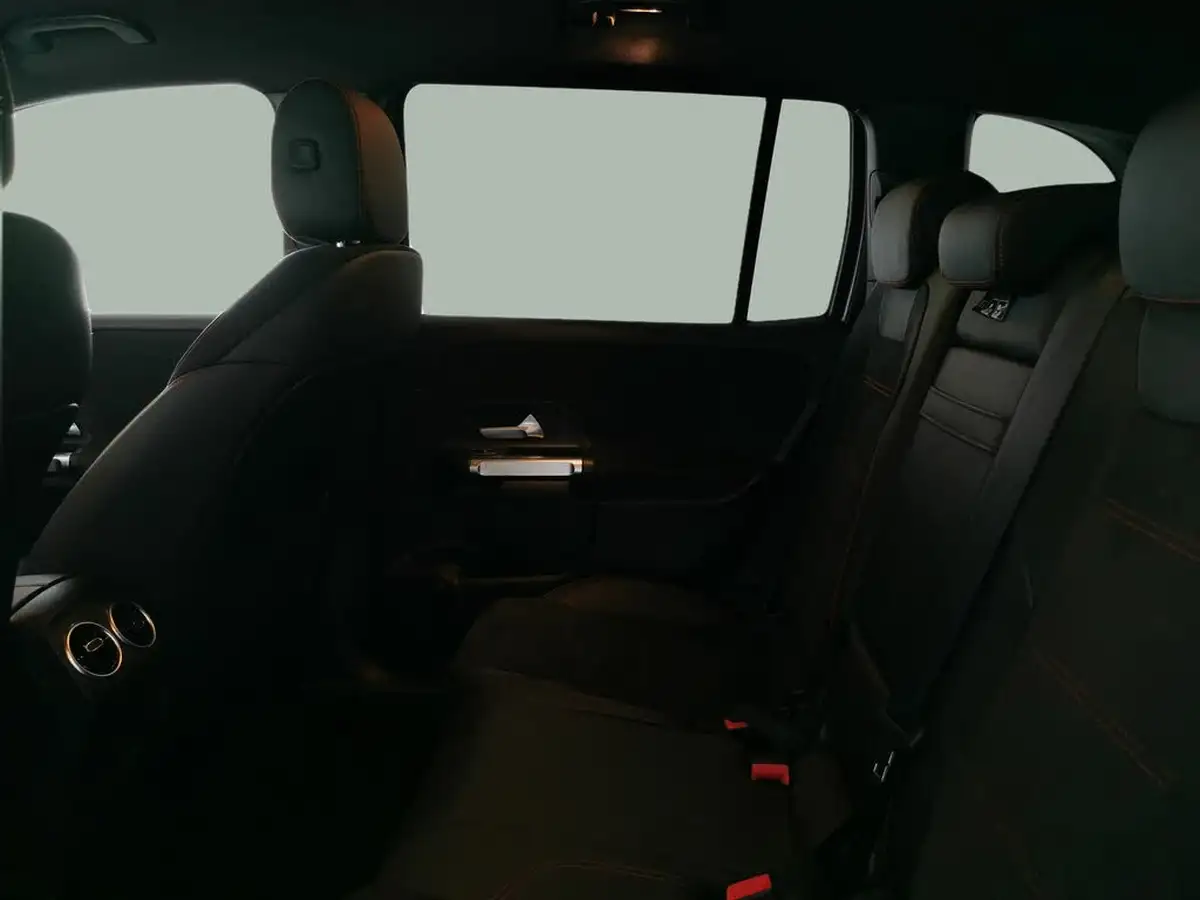 2021-mercedes-benz-glb-class-13-glb200-amg-line-8g-tronic-big-36