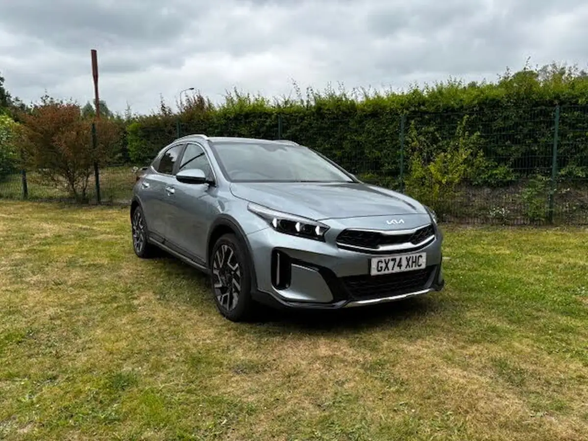2024-kia-xceed-15-t-gdi-3-big-0