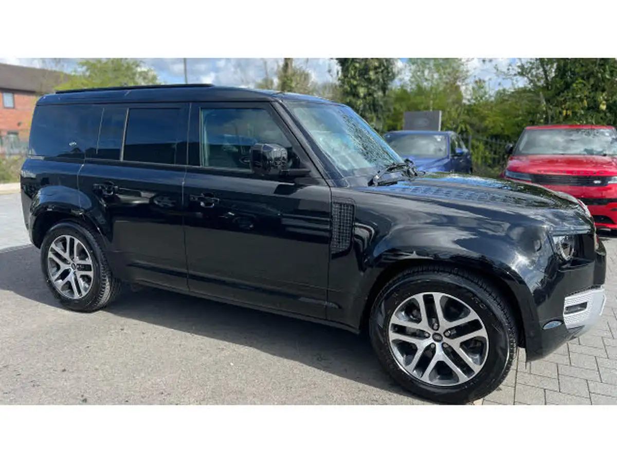 2024-land-rover-110-defender-30-d250-xs-edition-big-26