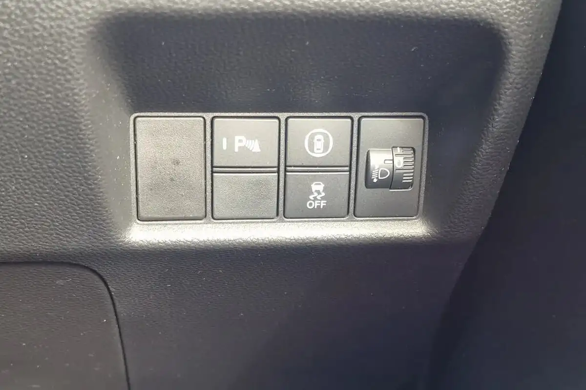 2021-honda-jazz-15-i-mmd-ex-107ps-big-17