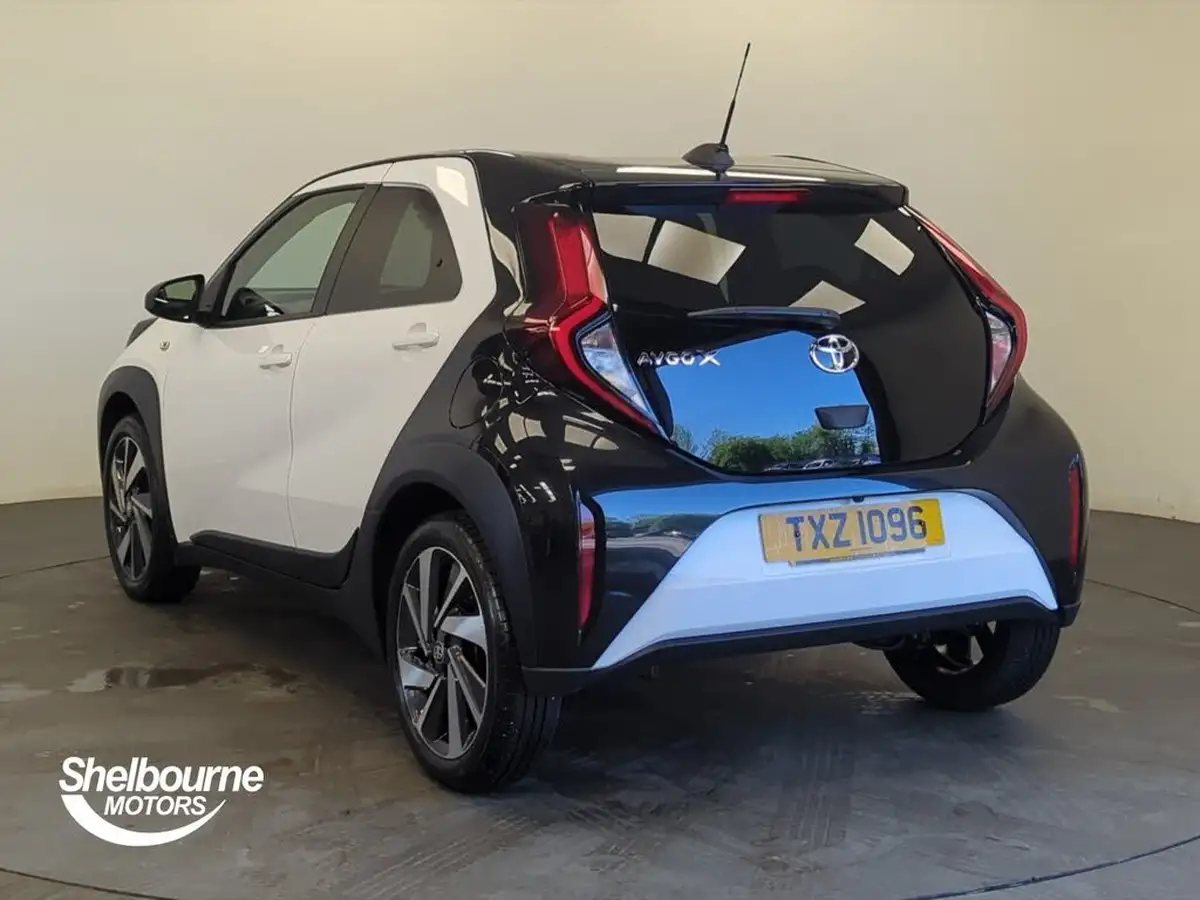 2023-toyota-aygo-x-10-vvt-i-edge-cvt-big-1
