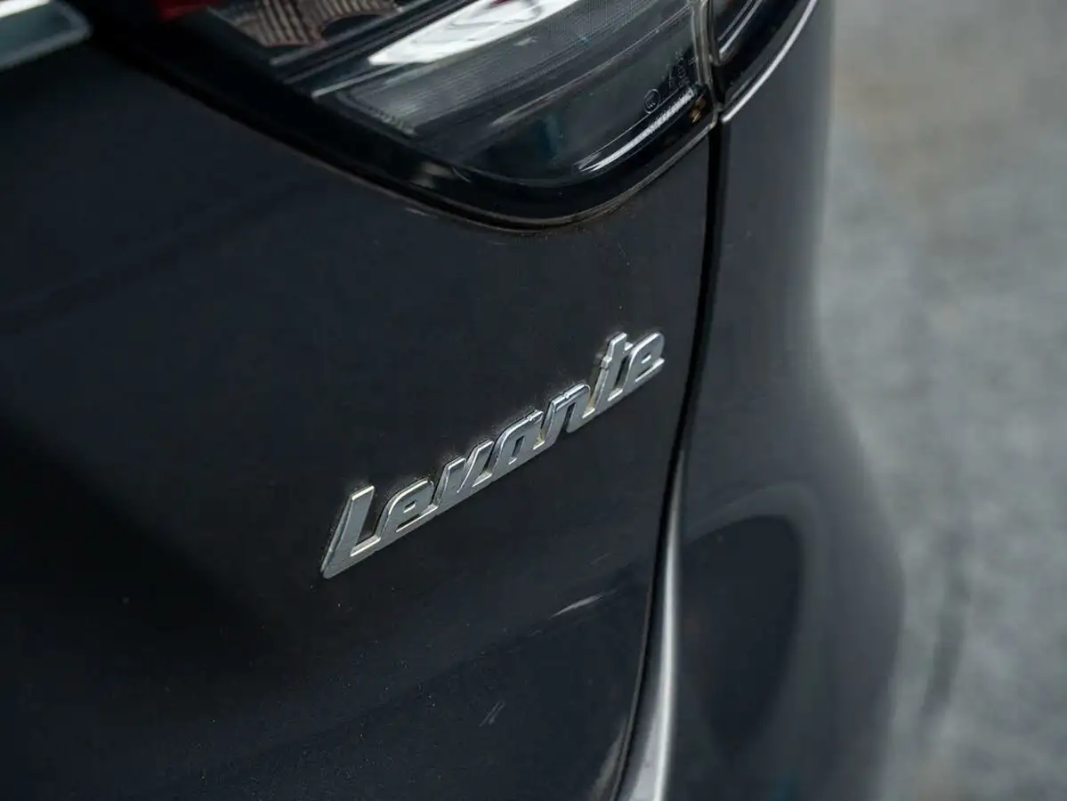 2021-maserati-levante-30-big-26