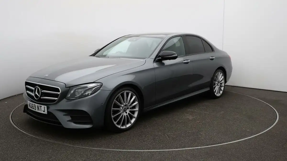 2020-mercedes-benz-e-class-20d-e300d-amg-line-edition-premium-plus-saloon-4d-big-70