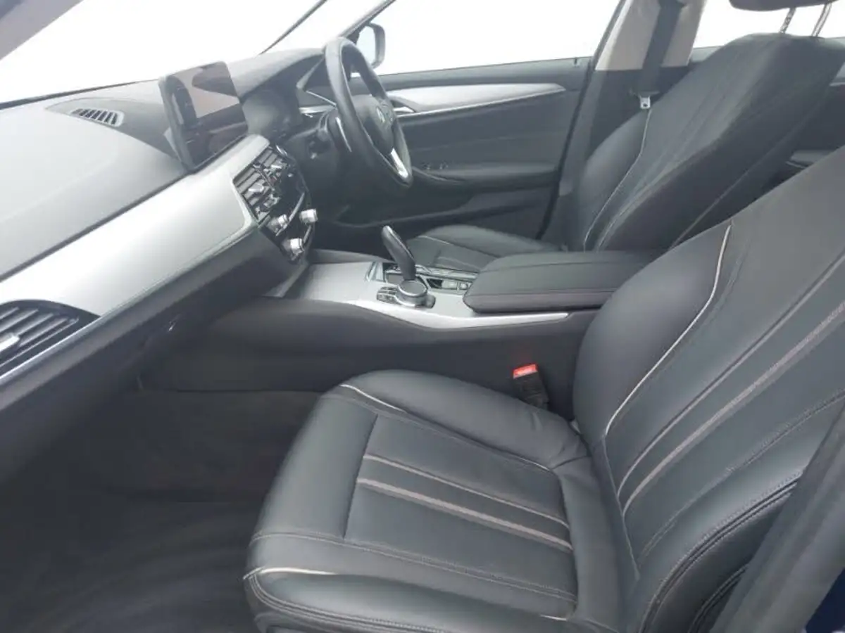 2021-bmw-5-series-20-530e-se-saloon-4d-big-4