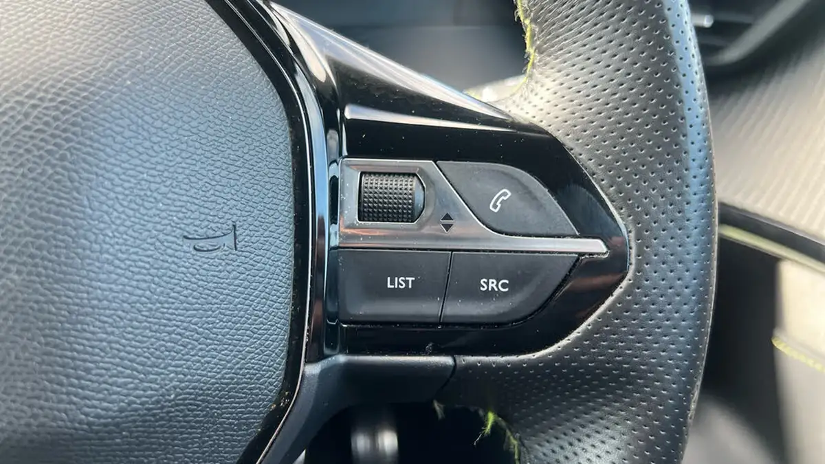 2022-peugeot-2008-suv-e-gt-big-23