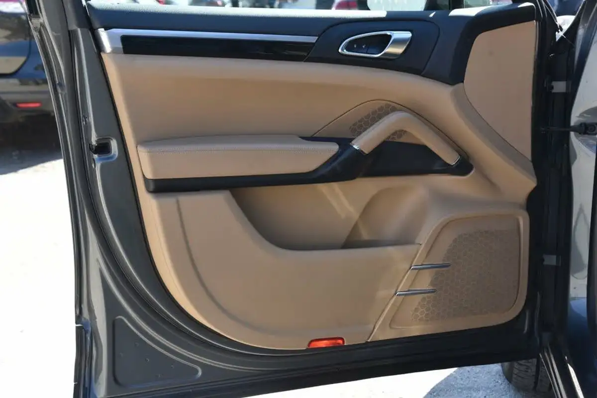 2014-porsche-cayenne-30td-platinum-edition-big-46