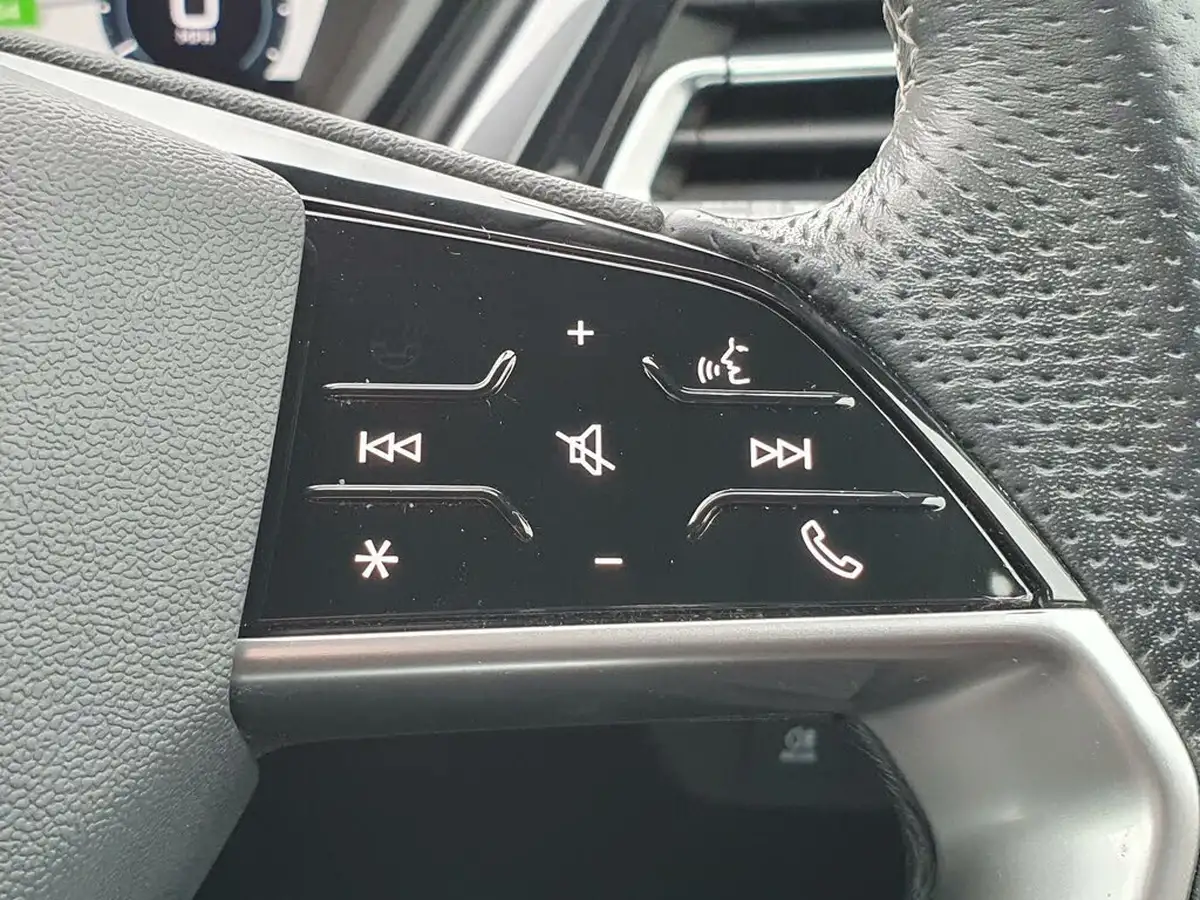 2021-audi-q4-e-tron-40e-s-line-station-wagon-big-18