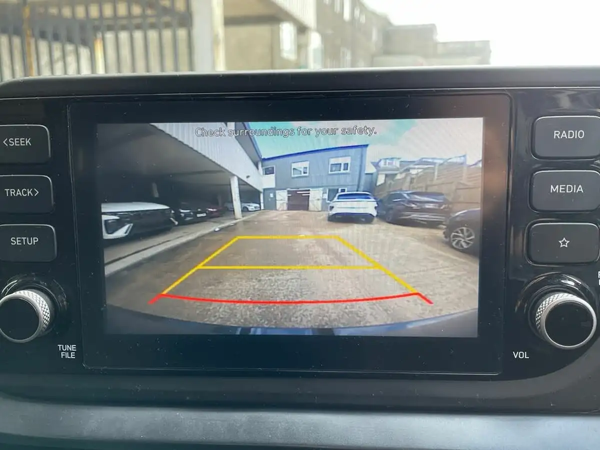 2022-hyundai-i20-10-t-gdi-se-connect-eclutch-imt-big-22