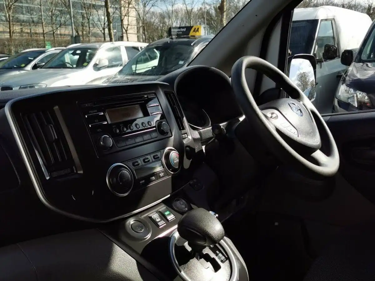 2019-nissan-env200-e-acenta-panel-van-auto-big-8