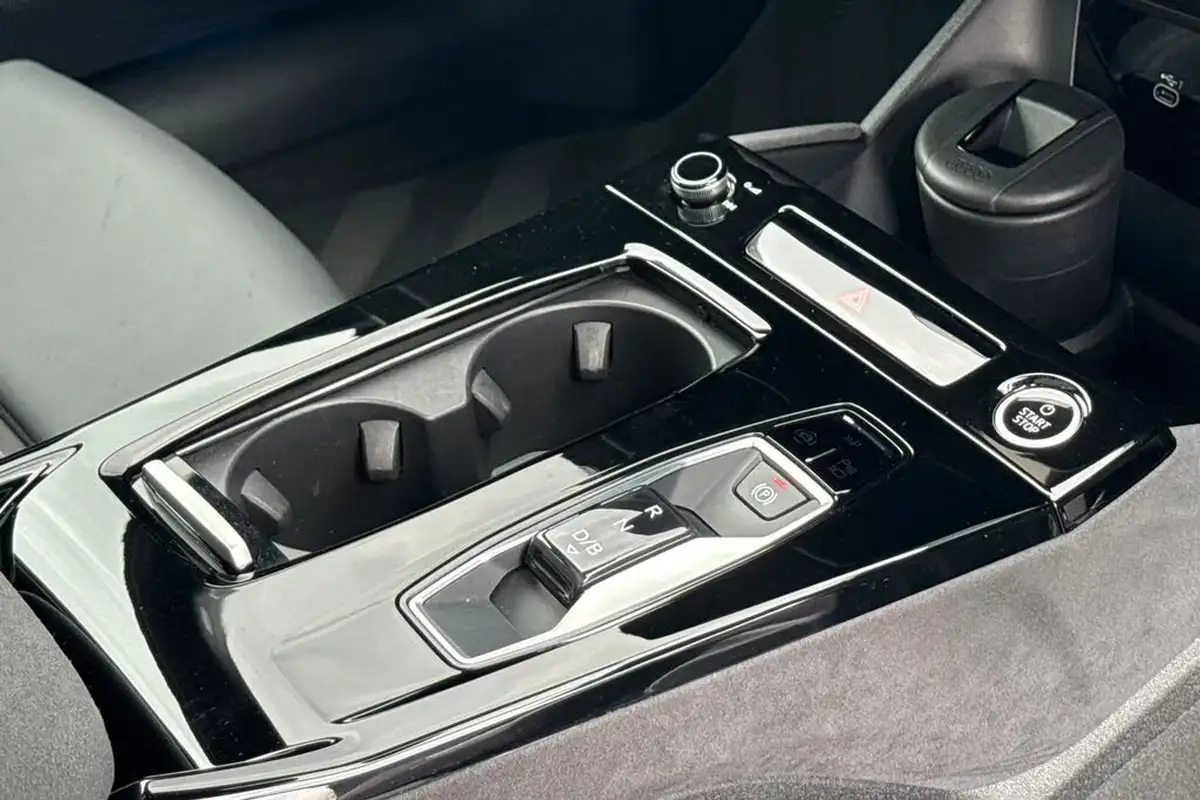 2025-audi-a6-e-tron-e-launch-edition-big-21