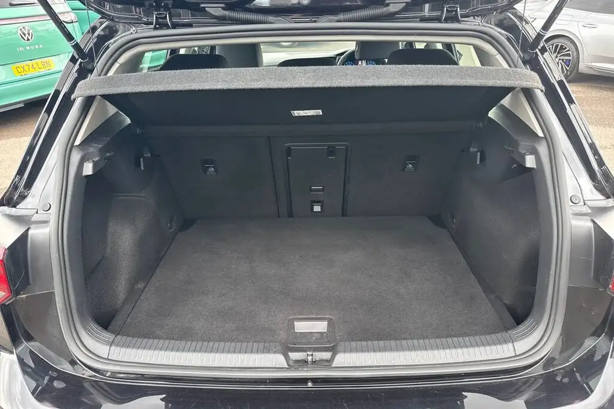 2022-volkswagen-golf-15-etsi-style-150ps-hatchback-big-6