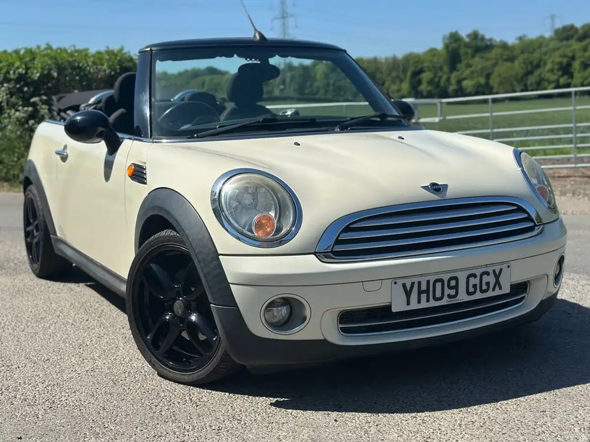 2009-mini-cooper-16-cooper-120bhp-convertible-2d-big-0