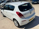 2014-hyundai-i20-12-active-5d-small-10