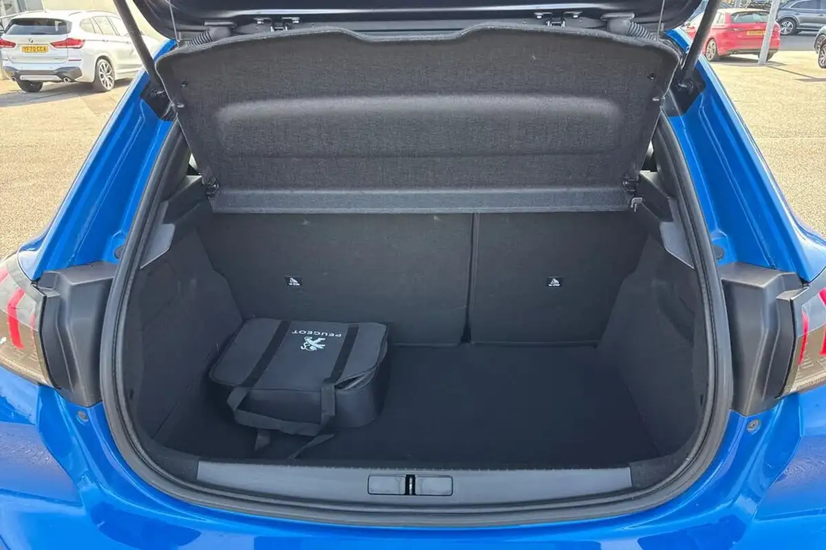2021-peugeot-208-e-gt-premium-big-9