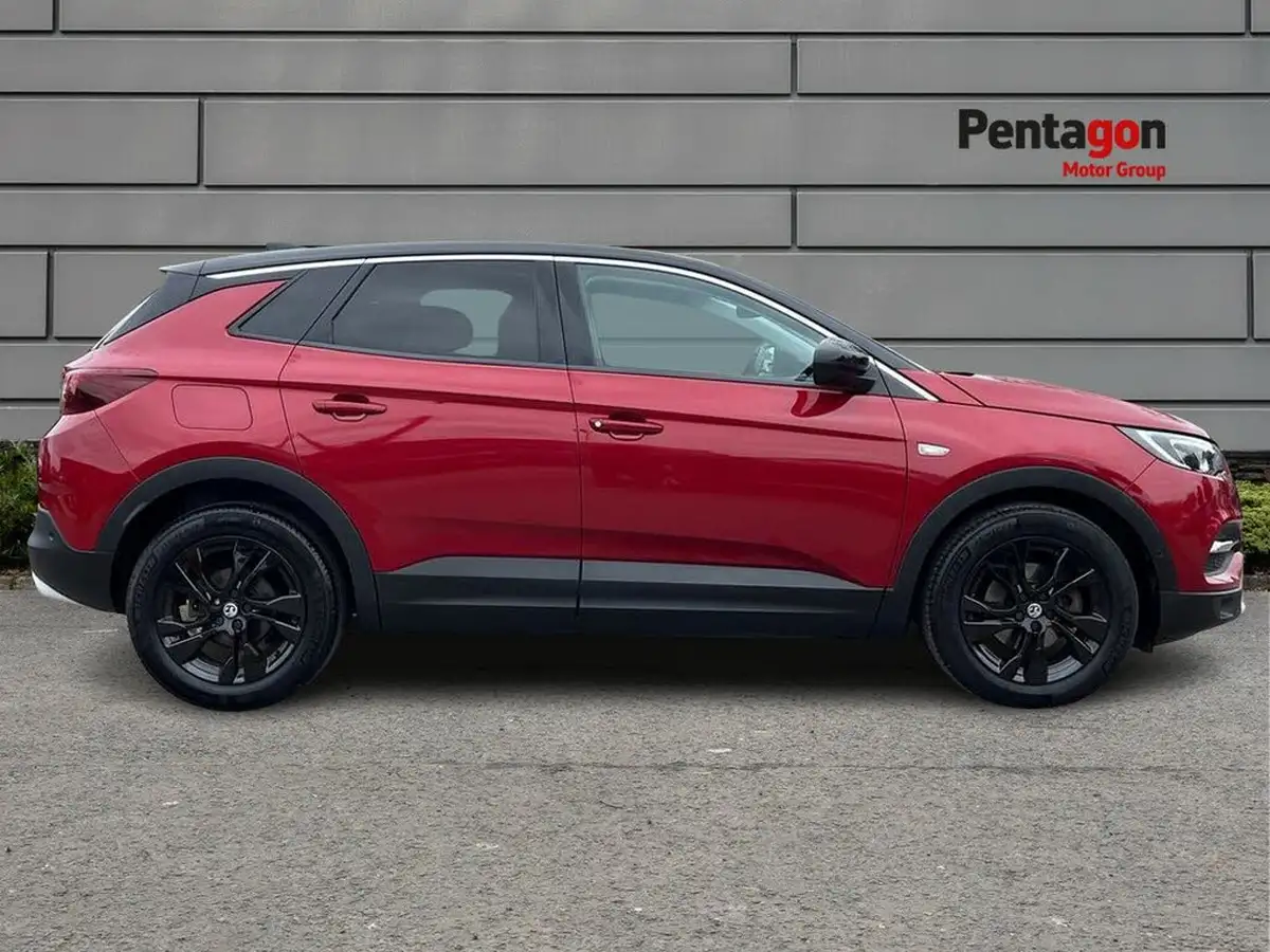 2021-vauxhall-grandland-x-12-sri-nav-big-13