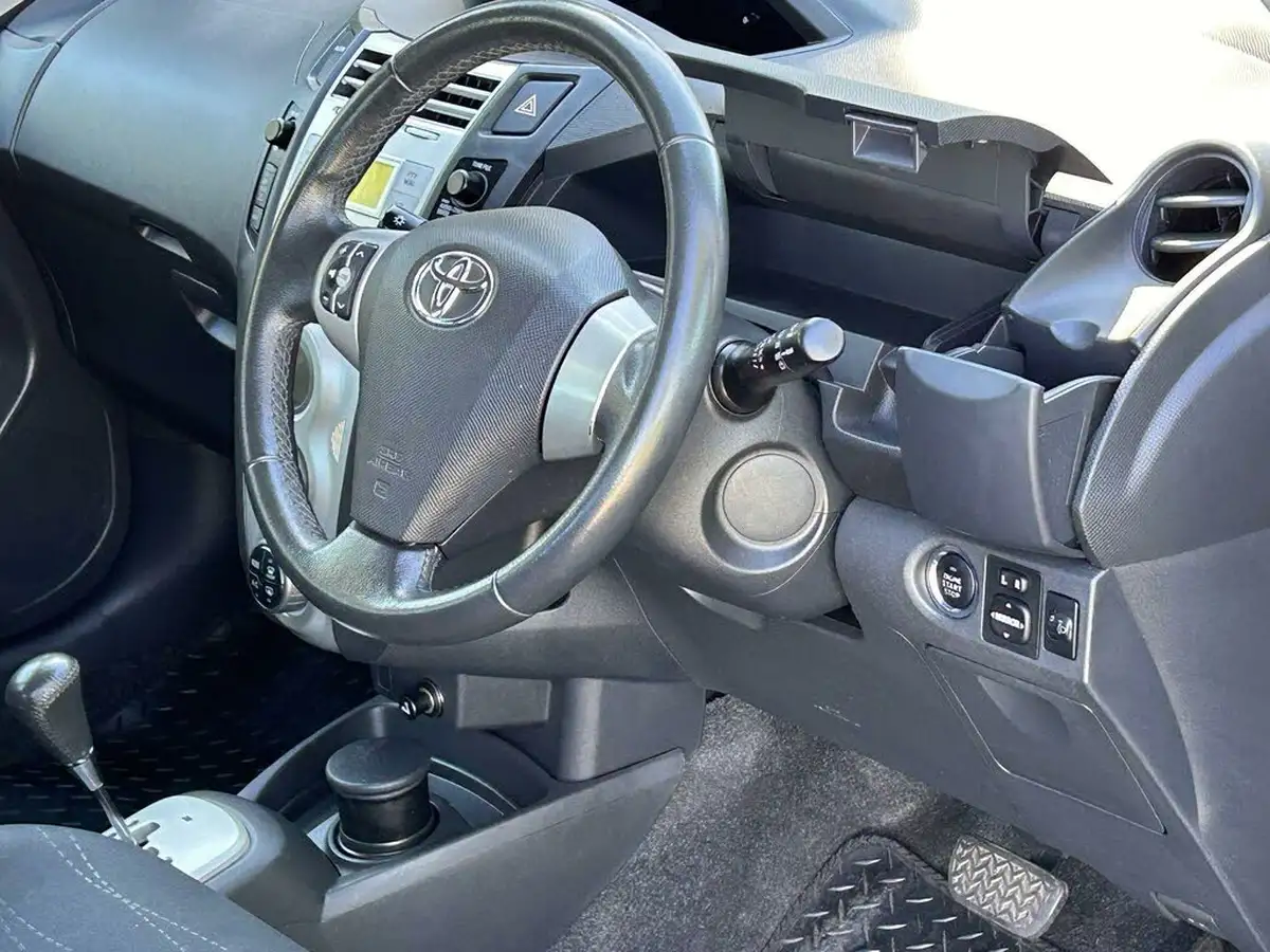 2007-toyota-yaris-13-t-spirit-5d-mmt-big-25
