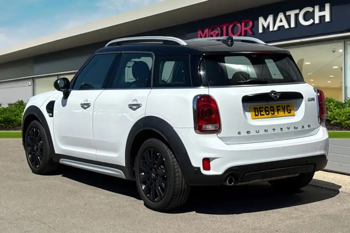2019-mini-countryman-15-cooper-classic-big-1