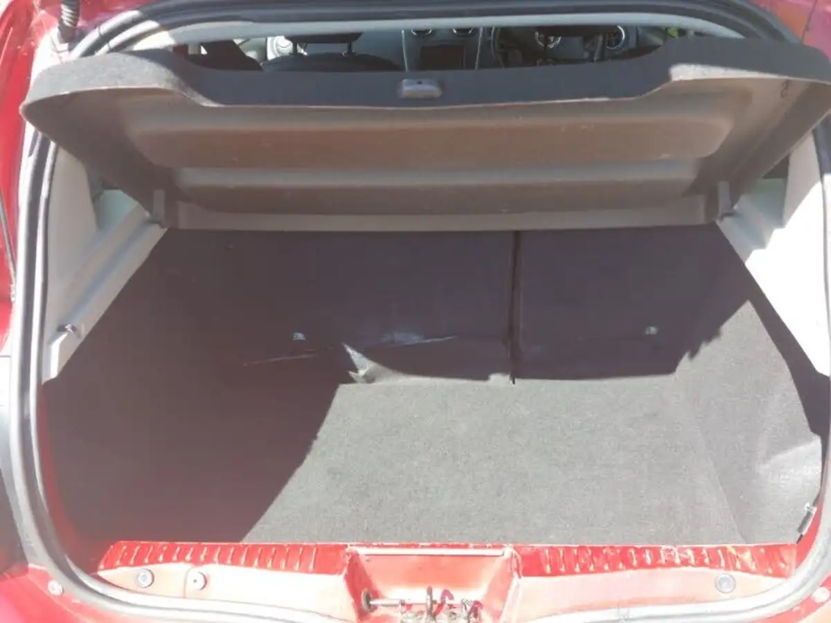 2013-dacia-sandero-stepway-09-laureate-big-7