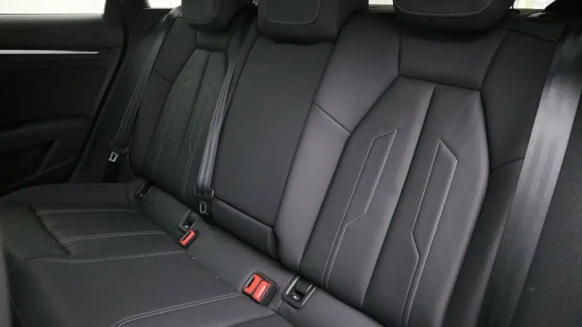 2021-audi-a3-14-40-tfsi-e-s-line-big-5