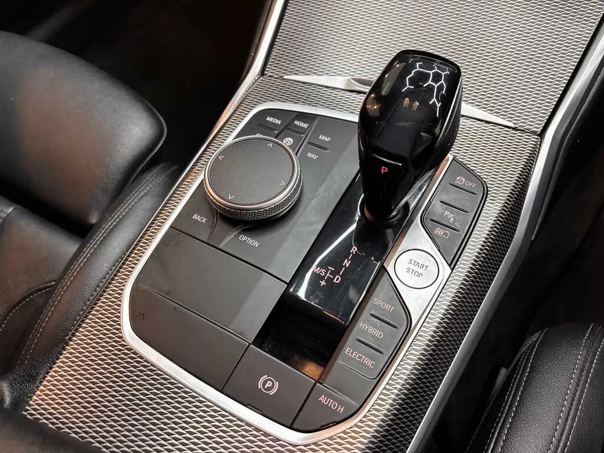 2020-bmw-3-series-20-330e-m-sport-saloon-4d-big-42
