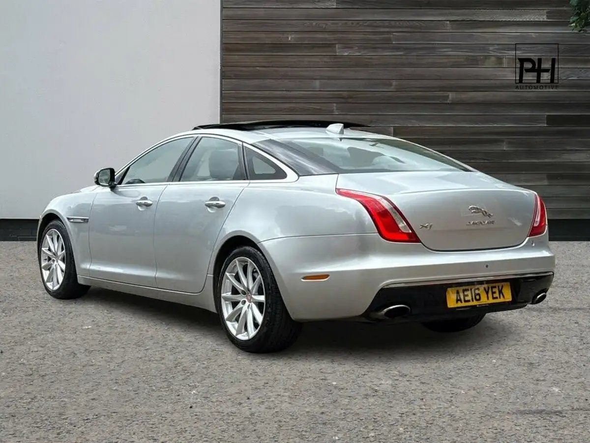 2016-jaguar-xj-series-30td-xj-luxury-swb-saloon-big-6