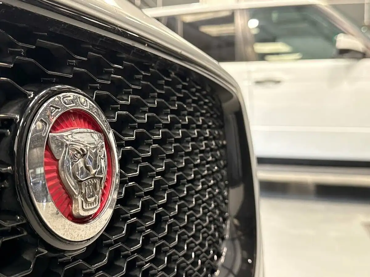 2016-jaguar-xj-series-30td-xj-luxury-swb-saloon-big-54