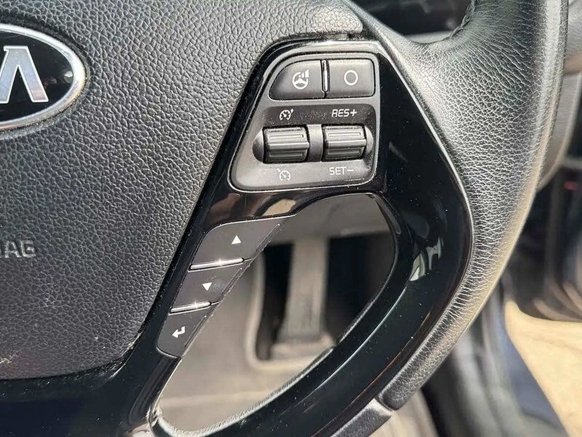 2014-kia-ceed-16crdi-3-isg-hatchback-big-28