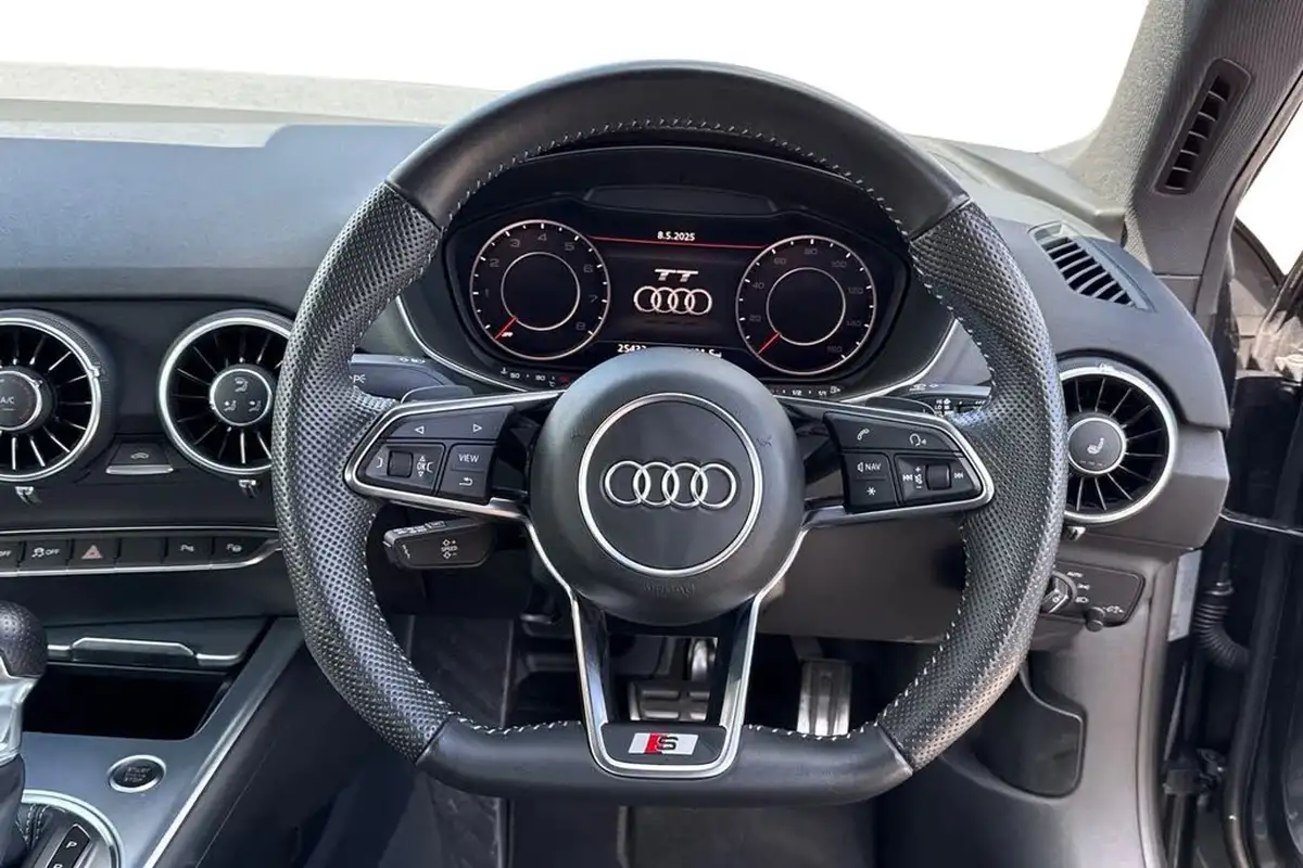 2022-audi-tt-coupe-20-40-tfsi-black-edition-big-16