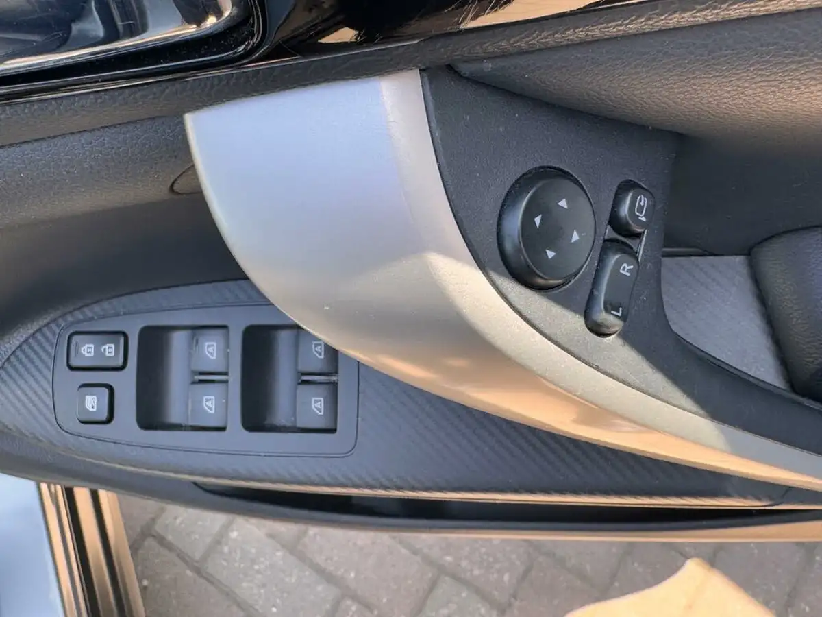 2021-mitsubishi-eclipse-cross-15-exceed-big-21