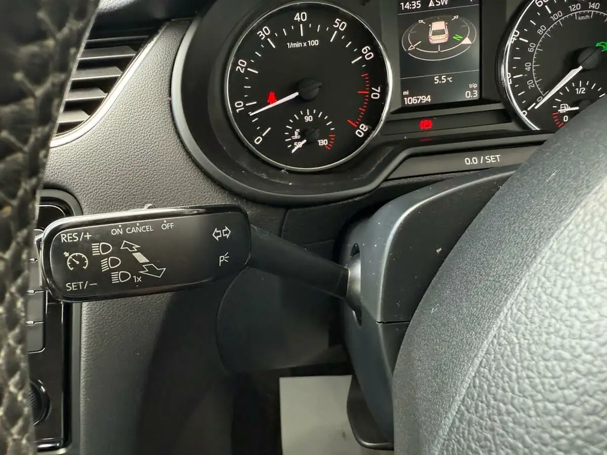 2013-skoda-octavia-14-elegance-140ps-estate-1395cc-big-38