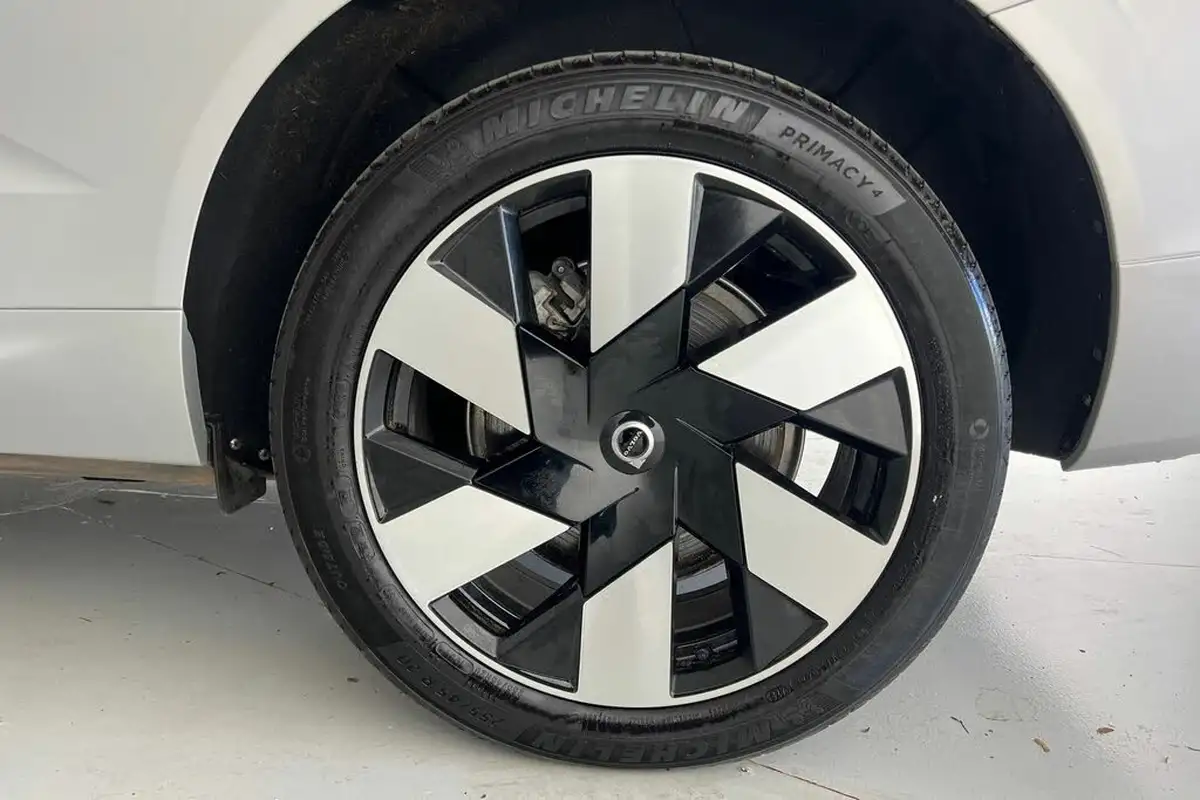 2024-volvo-xc60-20-b5-plus-big-27