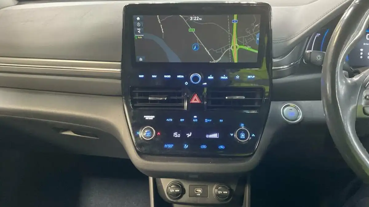 2020-hyundai-ioniq-e-premium-se-electric-100kw-big-11