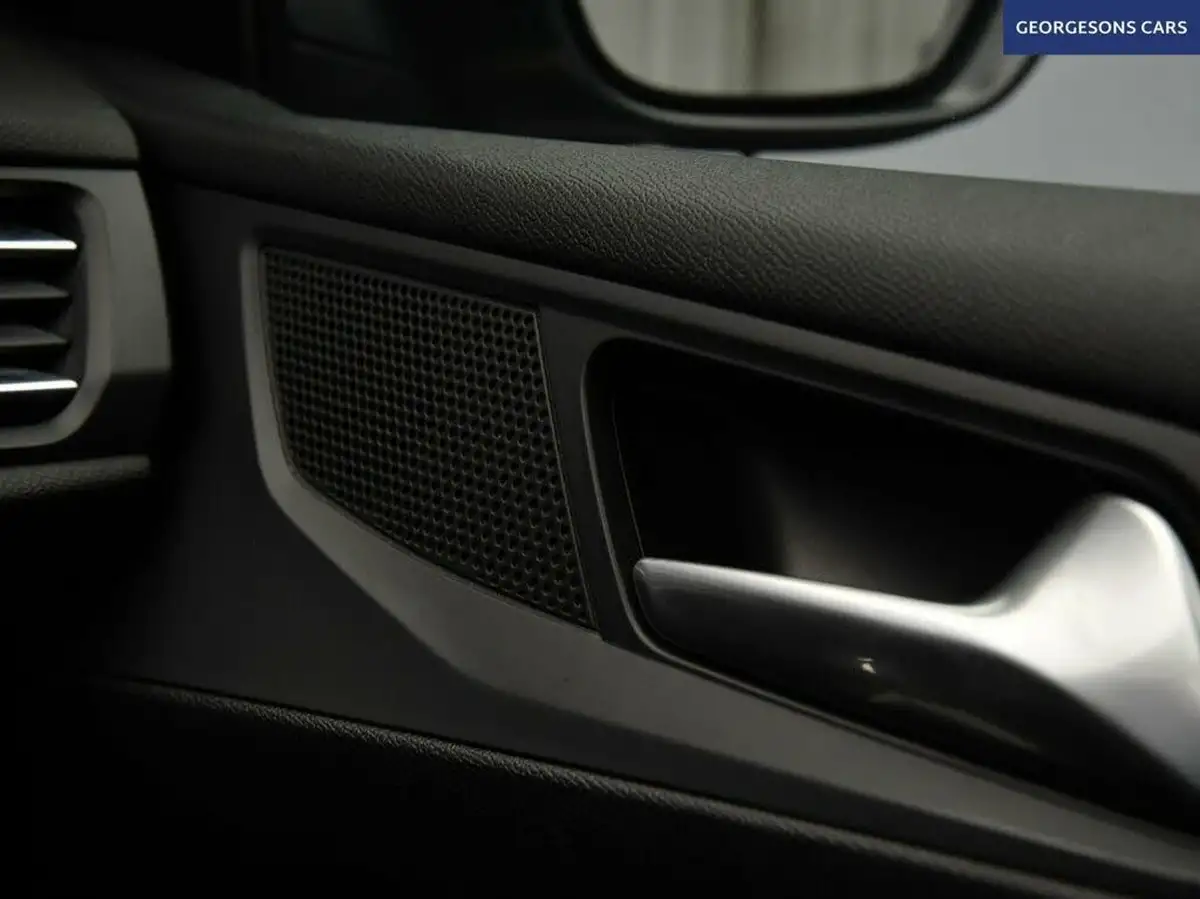 2019-peugeot-308-15-bluehdi-gt-line-big-45