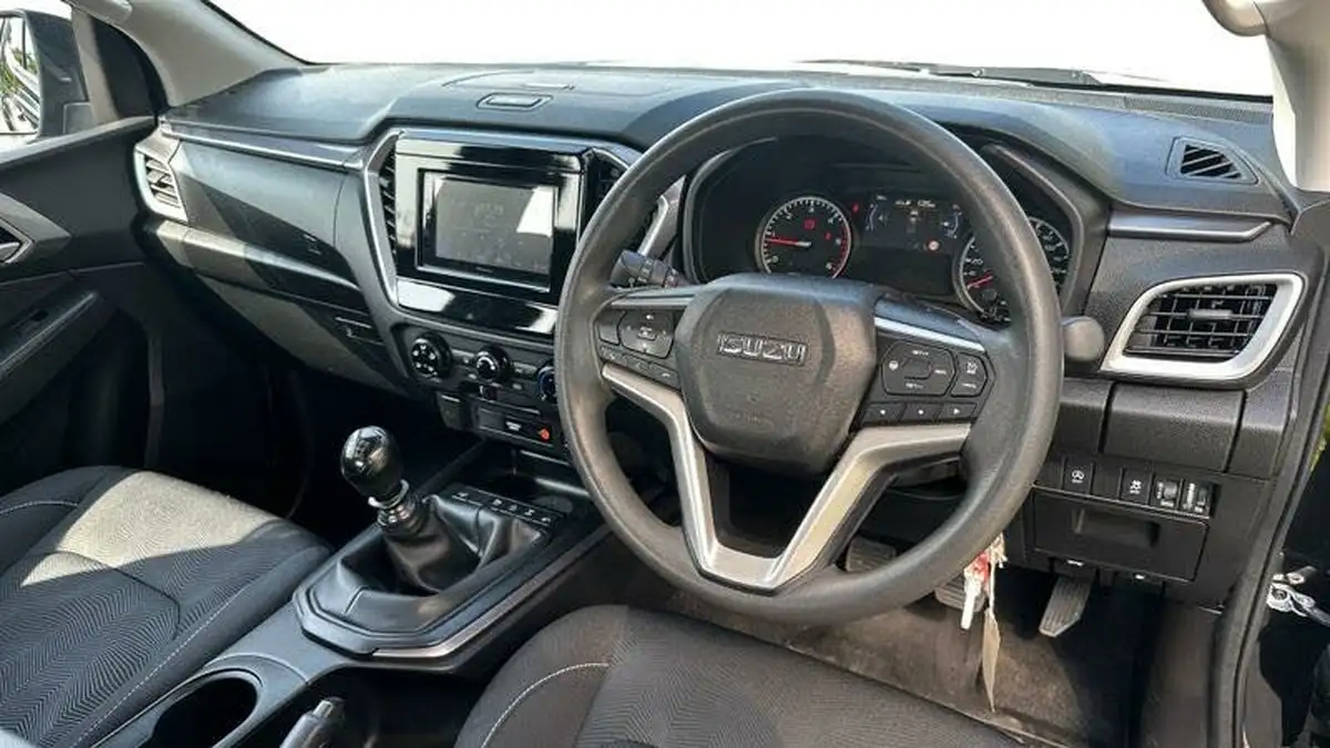2023-isuzu-d-max-19td-dl20-extended-big-8