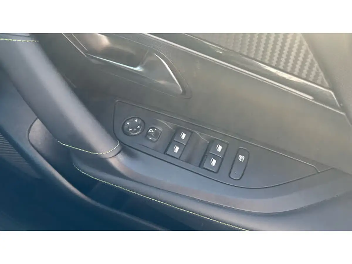 2024-peugeot-2008-suv-12-puretech-gt-130ps-eat8-big-24