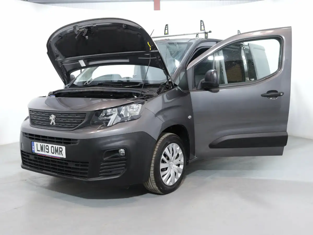 2019-peugeot-partner-16bluehdi-1000-professional-big-37