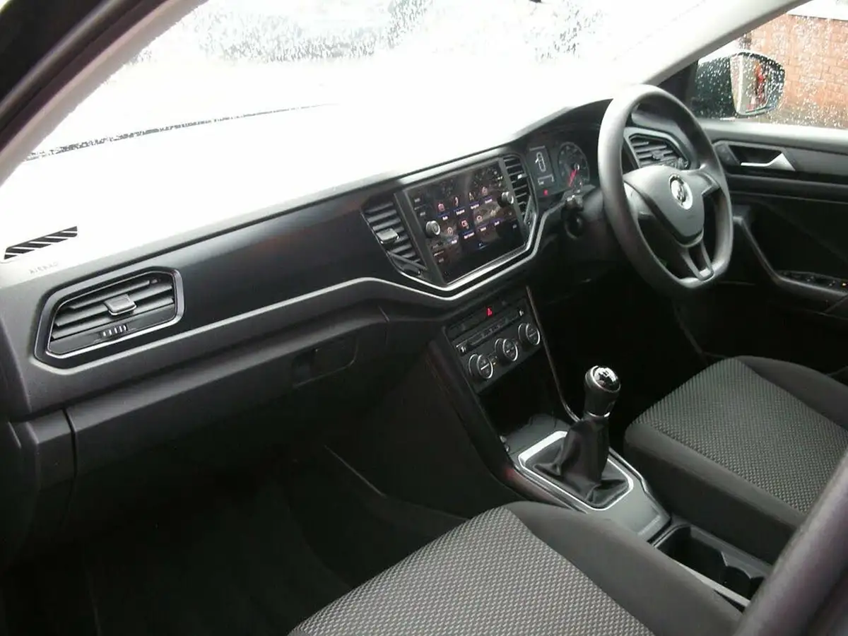 2021-volkswagen-t-roc-20tdi-s-big-14