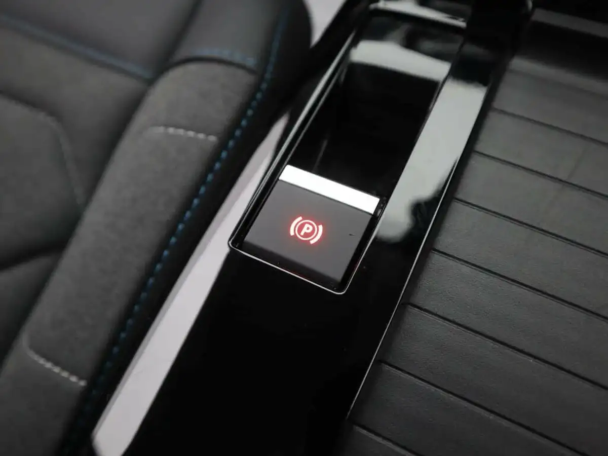 2024-citroen-c4-12-puretech-plus-130ps-ss-big-30